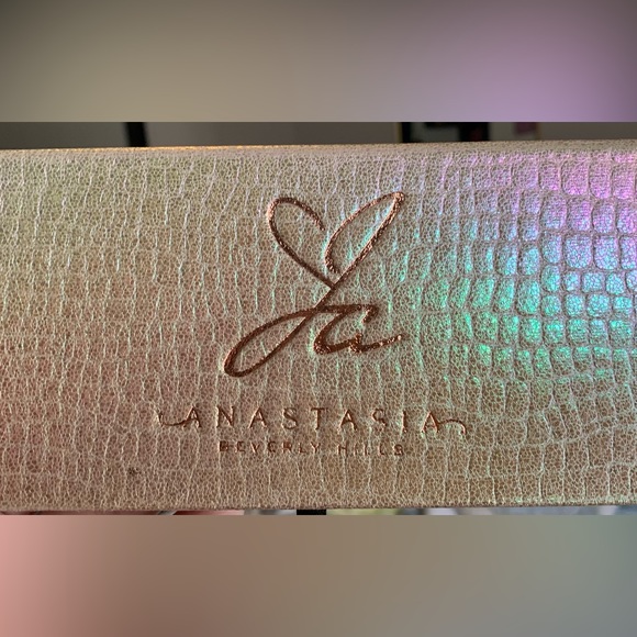ABH Jackie Aina Eyeshadow Palette - Picture 2 of 2